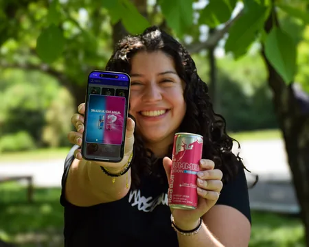 Estudiante usando Tap In Campus
